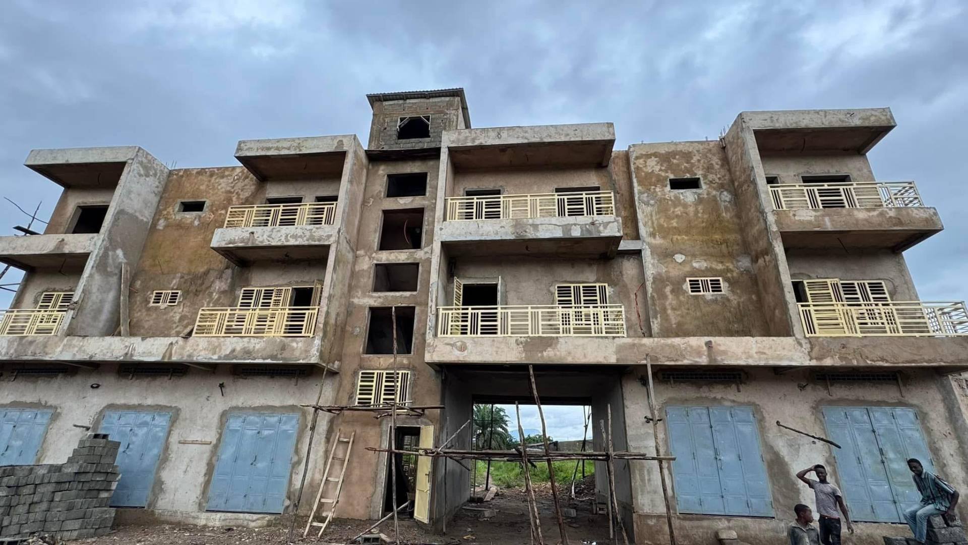 Bâtiment R+3 — Maferinya